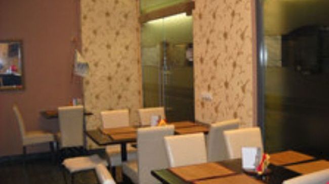 Metro Budget Place - Arkadia pokoje, apartamenty Varšava Restaurace fotografie