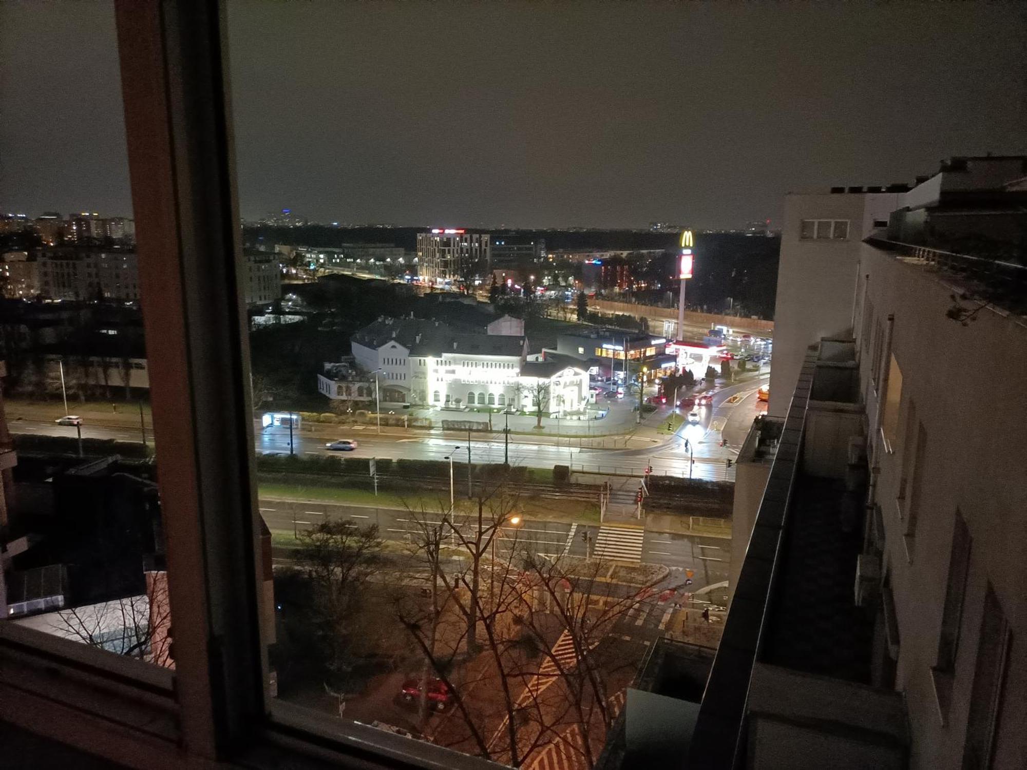Metro Budget Place - Arkadia pokoje, apartamenty Varšava Exteriér fotografie