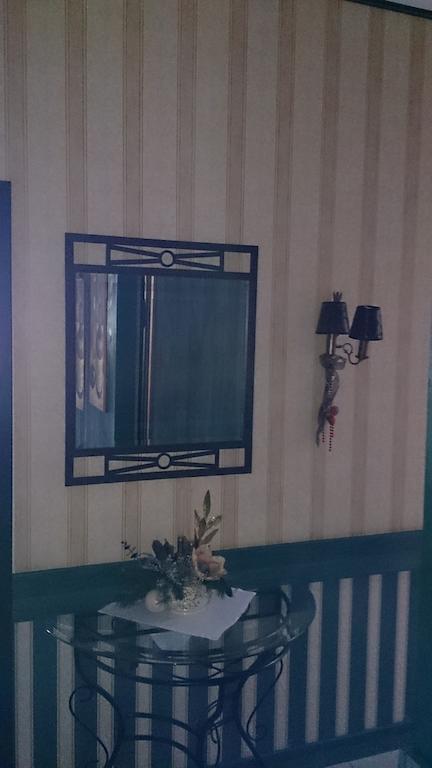 Metro Budget Place - Arkadia pokoje, apartamenty Varšava Exteriér fotografie